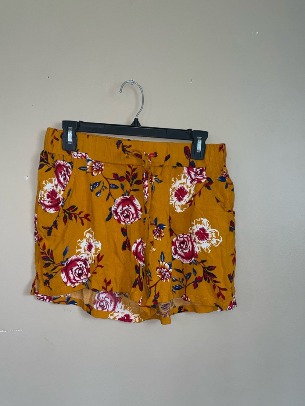 Grace & Lace Mustard Floral Women’s Drawstring Shorts size M